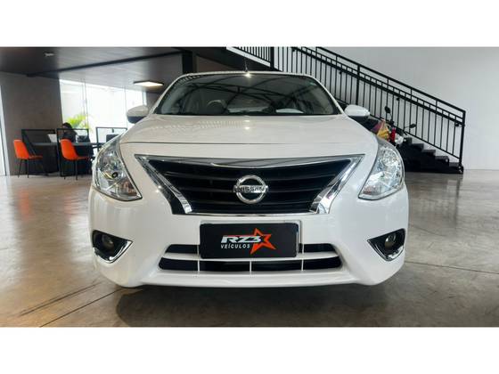NISSAN VERSA 1.6 16V FLEXSTART SV 4P XTRONIC NISSAN VERSA 1.6 16V FLEXSTART SV 4P XTRONIC